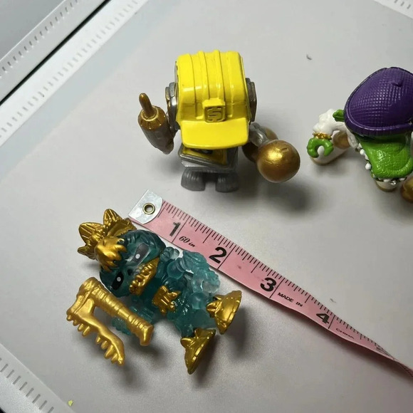 Treasure X Figurines Lot Of 5 Gold Mini Bot, King Gold, Crocky, - Picture 4 of 4